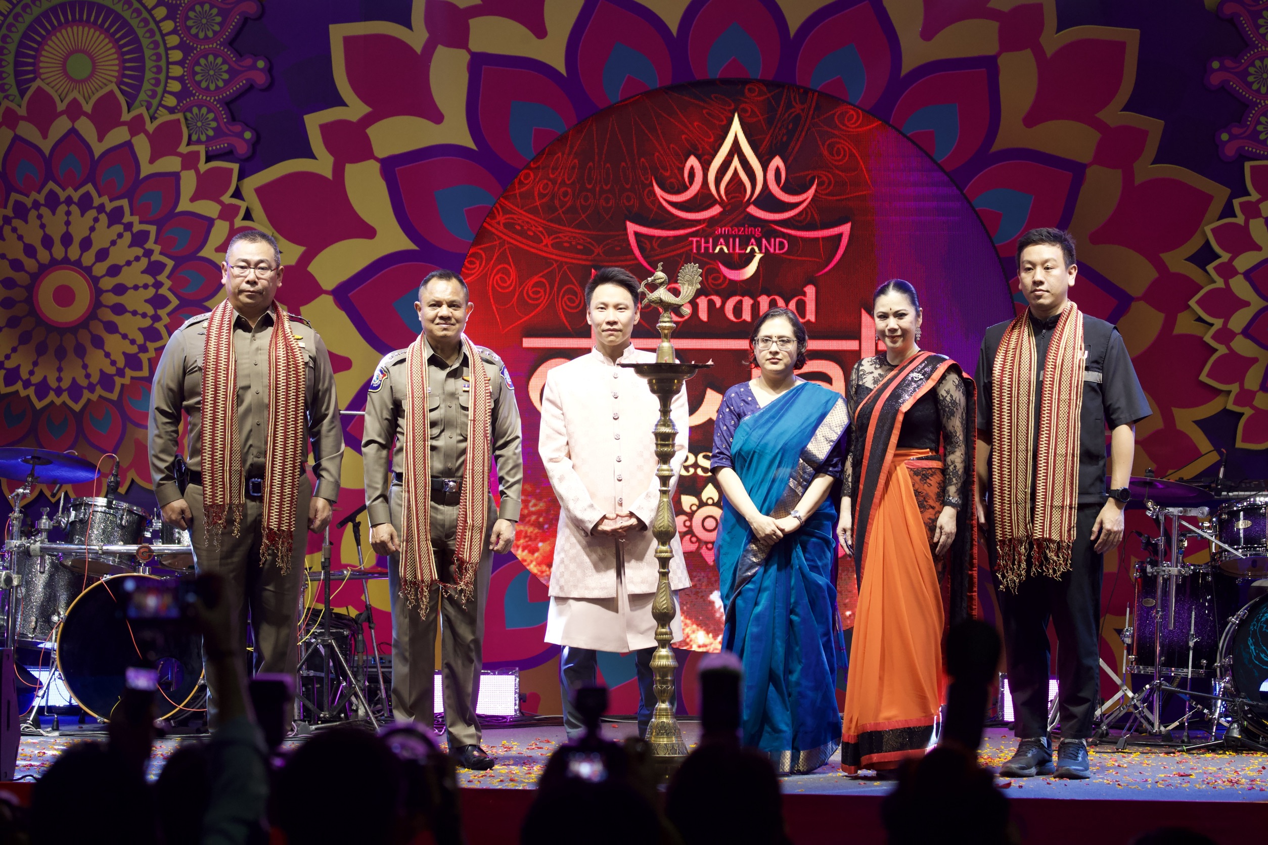 แสงศรัทธาจากอินเดียสู่ไทย! ททท. เปิดงาน Amazing Thailand Grand Diwali Festival 2025 ร่ายมนต์เสน่ห์เทศกาลแห่งแสงสว่าง ‘Light Unites Us’ ฉลองยิ่งใหญ่มิตรภาพ 2 ประเทศแน่นแฟ้น