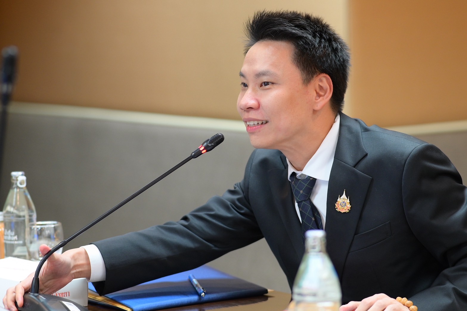 รัฐมนตรีท่องเที่ยวประชุมติดตามผลการดำเนินงาน ททท. เร่งกระตุ้นตลาดท่องเที่ยวปลายปีช่วงไฮซีซัน 