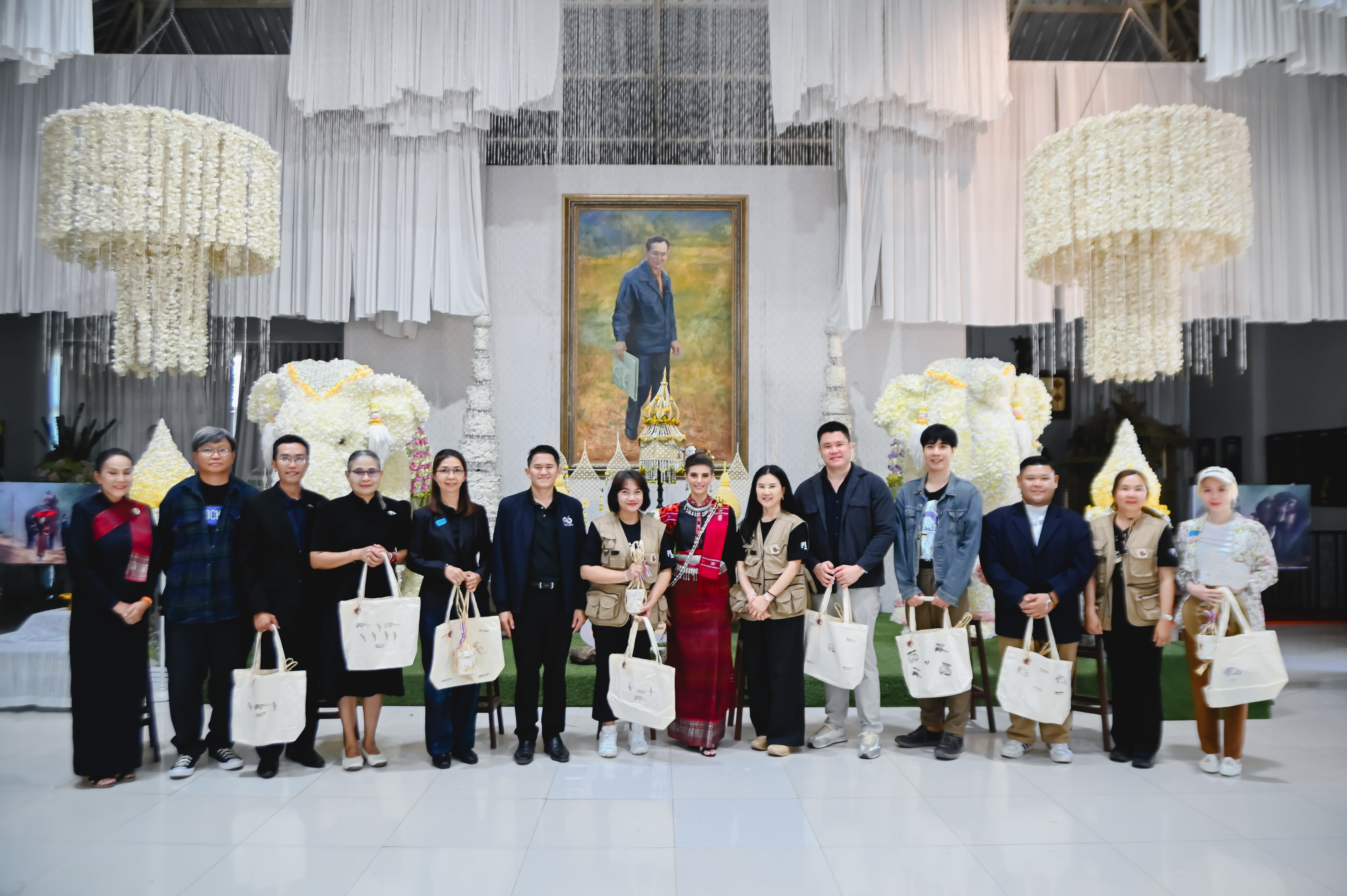 “เพ ลา เพลิน” ตอกย้ำแลนด์มาร์คการเรียนรู้แห่งอีสาน! เปิดประตูมิติ “SIAM FOSSIL” เชื่อมตำนาน “ช้าง” จากฟอสซิลล้านปี สู่ลมหายใจแห่งวิถีคนกับช้าง