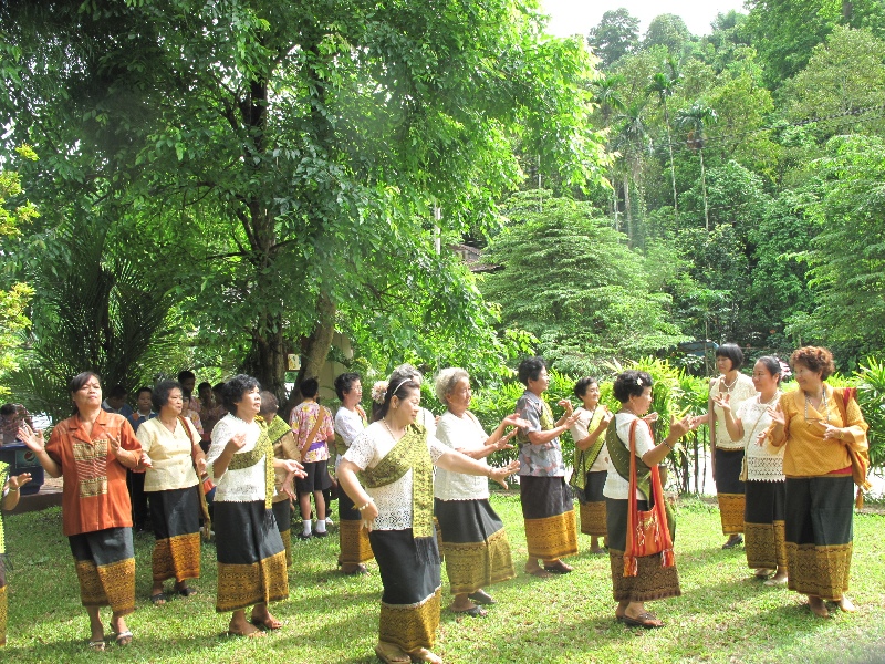 ททท. สำนักงานแพร่ เชิญร่วมงาน “ประเพณีบายศรีสู่ขวัญผลไม้ลับแล”  ที่จังหวัดอุตรดิตถ์ และร่วมต้อนรับศิลปินแห่งชาติสัญจรที่ลับแล