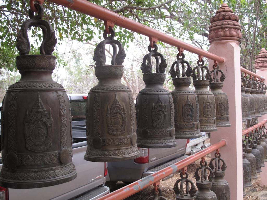 ททท. ขอเชิญร่วมเดินเท้าสร้างบุญ เคาะระฆังต่อทุนบารมีบนเขาพนมสวายจังหวัดสุรินทร์