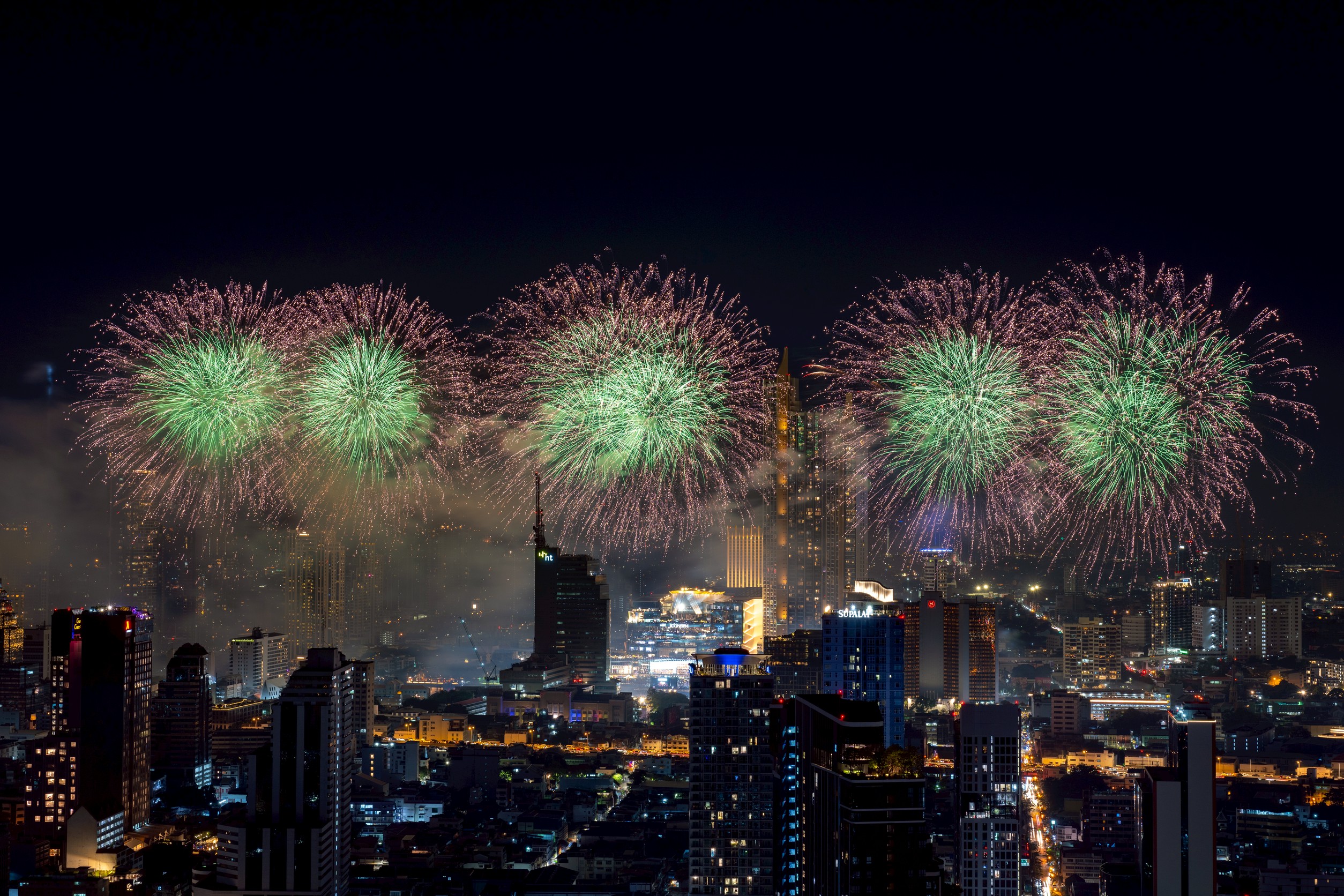 ททท. เสิร์ฟความสุขรับศักราชใหม่ ปักหมุด 2 เมืองน่าเที่ยวศักยภาพ “พะเยา–นราธิวาส” สู่จุดหมาย เคานต์ดาวน์แห่งใหม่ พร้อมหนุนจัดงานทั่วประเทศ ดันรายได้ท่องเที่ยวปีใหม่สะพัด 7.6 หมื่นล้านบาท