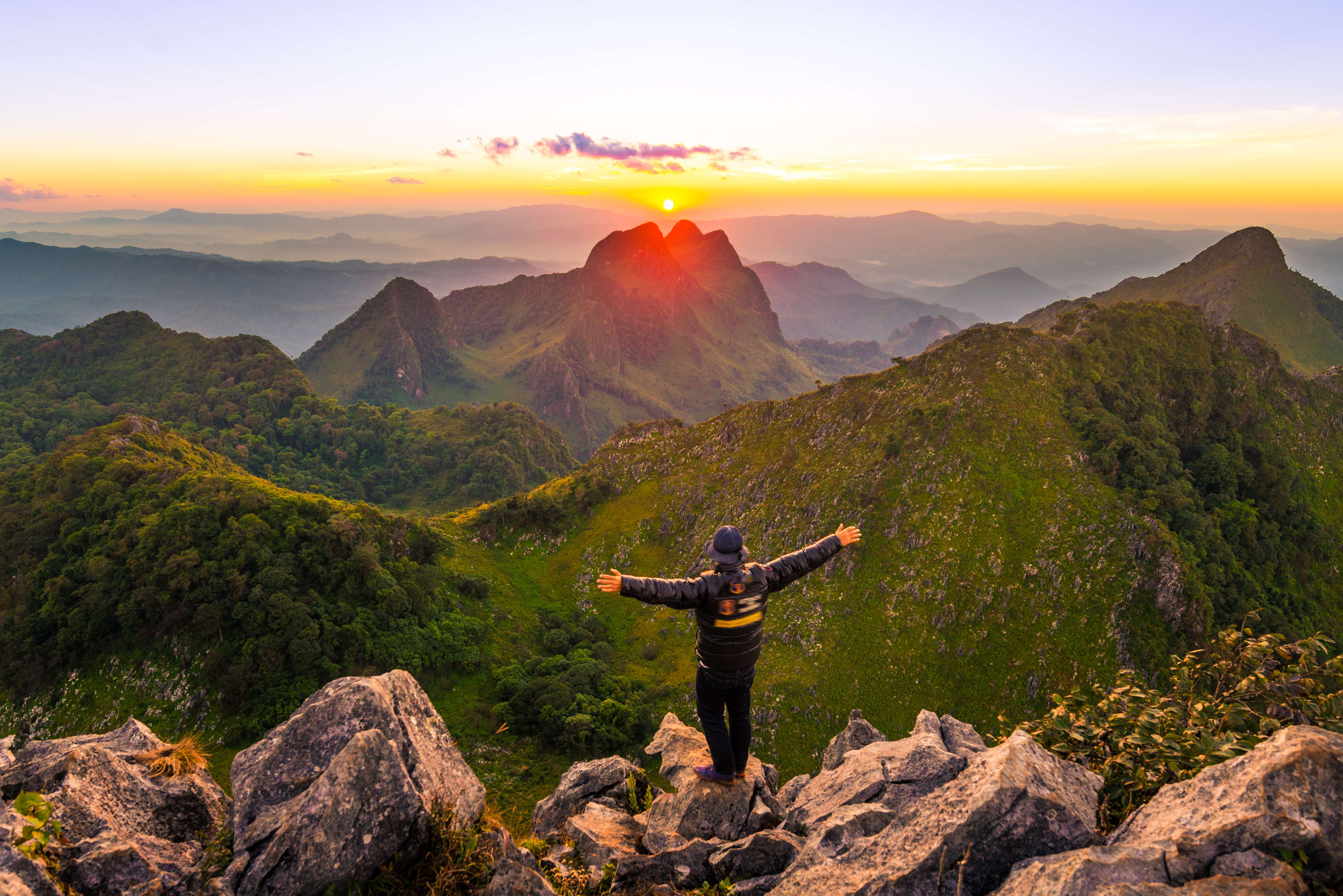  ททท. พลิกเกมท่องเที่ยวไทย ฝ่าวิกฤตพลังงาน เปิดแคมเปญ “ฮีลใจทุกที่ ฟีลดีทุกทริป” ดันเทรนด์เที่ยวใกล้-ใช้พลังงานต่ำ สู่ท่องเที่ยวยั่งยืน
